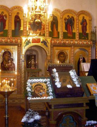 Интерьер храма в честь Казанской иконы Божией Матер