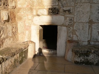 Вифлеем. Врата смирения - центральный вход в Вифлеемскую базилику Рождества