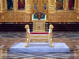 Курская-Коренная пустынь, Архиерейское седалище – уникальный предмет убранства Рождественского собора.