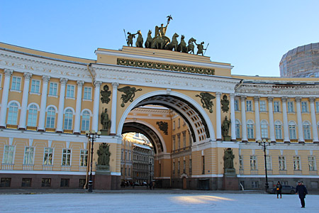 Арка Главного штаба, вид с Дворцовой площади