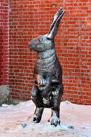 Скульптура зайца на Заячьем острове.