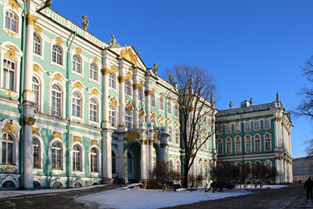 Западный фасад Зимнего дворца.
