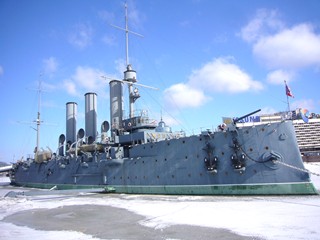 Санкт-Петербург, «Аврора» — крейсер 1-го ранга Балтийского флота.