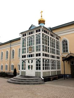 Задонск, Задонский Рождество-Богородицкий мужской монастырь, Крыльцо Трапезного корпуса.