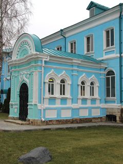 Задонск, Задонский Рождество-Богородицкий мужской монастырь, Жилые постройки на территории монастыря.