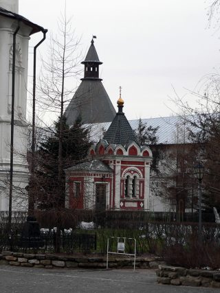  Новоспасский монастырь в Москве, часовня в память 300-летия Дома Романовых