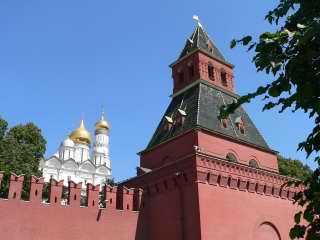 Тайницкая башня Московского Кремля, Собор Михаила Архангела и колокольня Ивана Великого