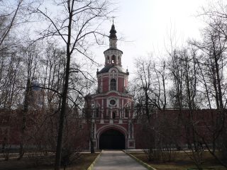 Донской мужской монастырь в Москве, Святые ворота, храм Тихвинской иконы Божией Матери