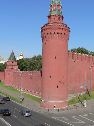 Петровская (Угрешская) и Беклемишевская (Москворецкая) башни Московского Кремля