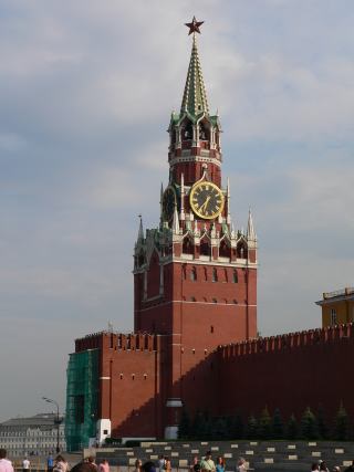 Спасская башня Московского Кремля. Вид от Исторического музея