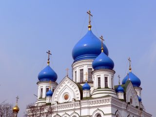 Купола Иверского собора. Николо-Перервинский монастырь в Москве