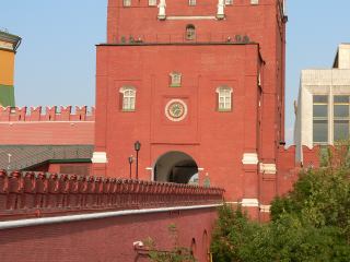 Троицкая башня Московского Кремля и Троицкий мост