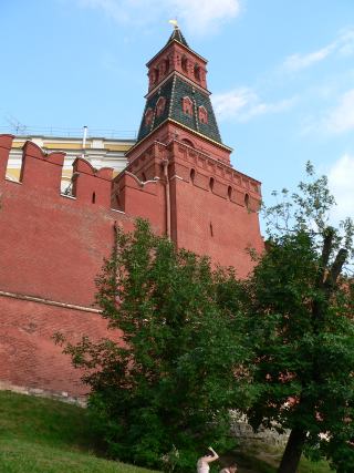 Оружейная (Конюшенная) башня Московского Кремля