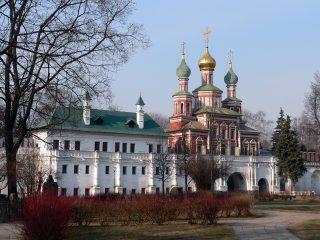 Новодевичий монастырь в Москве, Мариинские палаты и Надвратная Покровская церковь