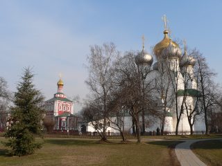 Новодевичий монастырь в Москве, Успенская церковь и Смоленский собор
