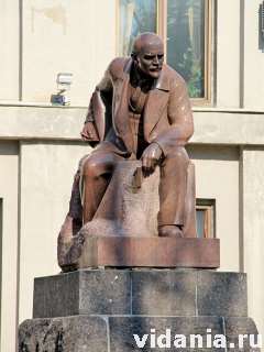 Памятник В.И. Ленину в Москве