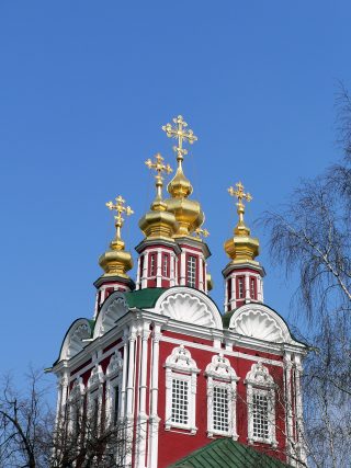 Новодевичий монастырь в Москве, купола Преображенской церкви
