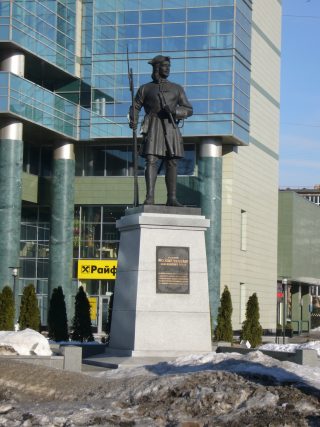 Памятник русскому гвардейцу Семеновского полка