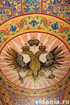 Интерьер дворца Алексея Михайловича. Медальон с изображением герба государства Российского.
