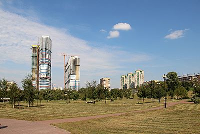 Строящийся жилой комплекс «Триколор» на проспекте Мира.