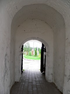 Можайск, Можайский Лужецкий Ферапонтов монастырь. Вход в Лужецкий Ферапонтов монастырь.