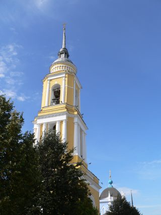 Коломна, Коломенский кремль, Ново-Голутвин женский монастырь, надвратная колокольня