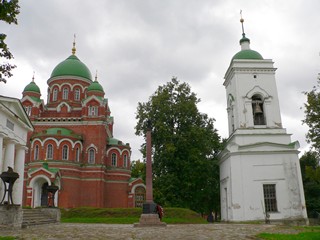 Спасо-Бородинский женский монастырь, село Семеновское. Владимирский собор и колокольня.