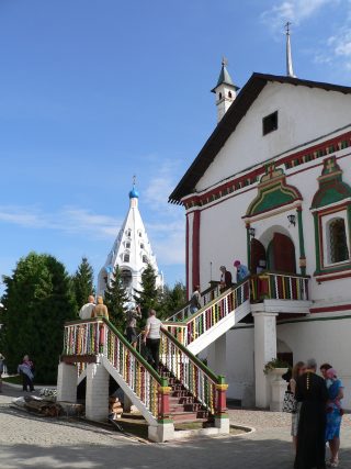 Коломна, Коломенский кремль, Ново-Голутвин женский монастырь, Троицкий собор, крыльцо