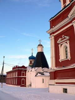 Коломна. Трапезная и Успенская церковь. Брусенский монастырь в Коломне.