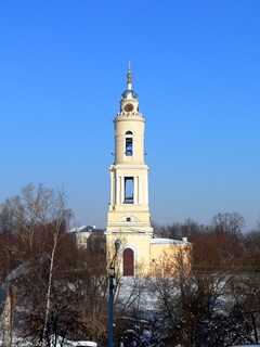Церковь Воскресения Словущего в Павловском Посаде, вид от Казанской церкви.