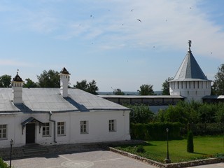 Серпухов, Жилые палаты и угловая башня Высоцкого монастыря.
