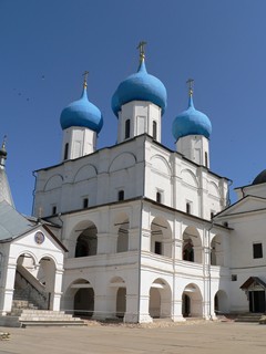 Гульбище Зачатьевского собора Высоцкого монастыря.