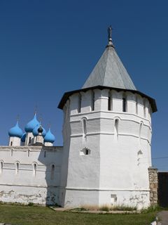 Серпухов, Высоцкий мужской монастырь. Угловая башня.