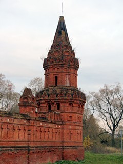 Угловая башня Казанского Колычевского женского монастыря.