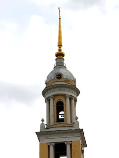 Последний ярус колокольни церкви Иоанна Богослова.