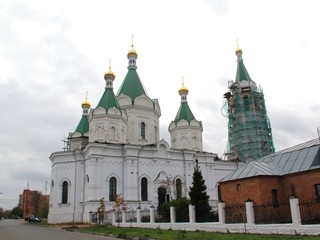 Собор Александра Невского в Егорьевске. Вокруг храма возведена новая кованая ограда.