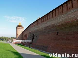 Коломенский кремль. Маринкина (Коломенская) башня и стена Коломенского кремля.
