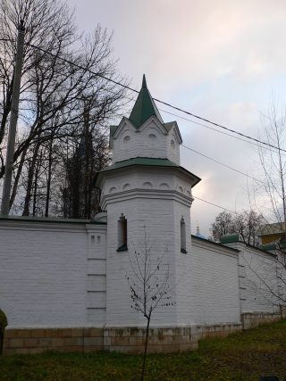 Спасо-Влахернский женский монастырь в Деденево. Угловая башенка