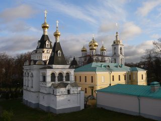 Дмитров, Кремль, Елизаветинская церковь и Успенский собор
