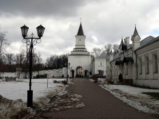 Дзержинский, Николо-Угрешский мужской монастырь, трапезная