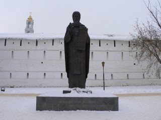 Свято-Троицкая Сергиева Лавра, памятник преподобному Сергию Радонежскому