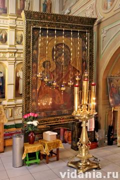 Убранство церкви Димитрия Солунского в Малахово. Чудотворная Иерусалимская икона Божией Матери