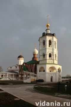 Николо-Пешношский монастырь. Никольский собор, Сергиевская церковь и колокольня.