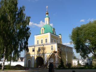 Переславль-Залесский, Свято-Никольский женский монастырь, надвратная церковь во имя святых апостолов Петра и Павла