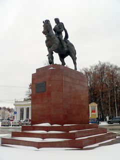 Памятник Олегу Рязанскому в Рязани.