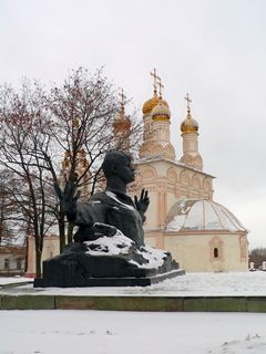 Рязань, Церковь Спаса на Яру, памятник Сергею Есенину
