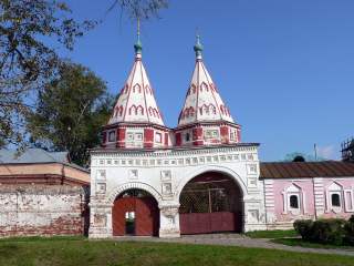 Суздаль, Ризоположенский женский монастырь, Святые ворота