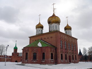 Тула, Тульский кремль. Башня Одоевских ворот и Успенский собор.