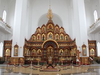 Иконостас Благовещенского кафедрального собора в Воронеже.