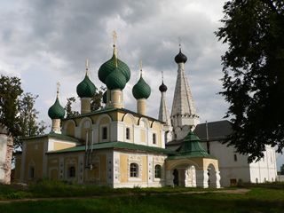 Углич, Алексеевский монастырь. Собор Иоанна Предтечи и Успенская «Дивная» церковь.